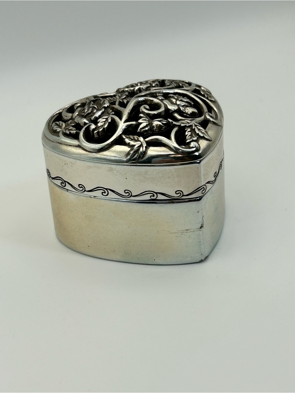 Brighton Collectibles Floral Heart Trinket Dish About 2" x 3" Silver Plated 3 PC